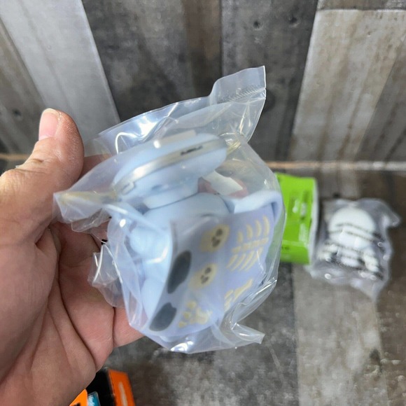 Burger King Trick or Treat I-Dog and I-Turtle Toys Open Box, but sealed in Bags - Picture 6 of 13